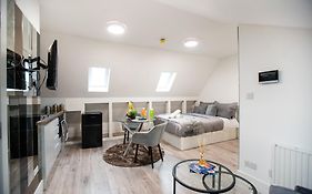 Spacious And Modern Studio In London G